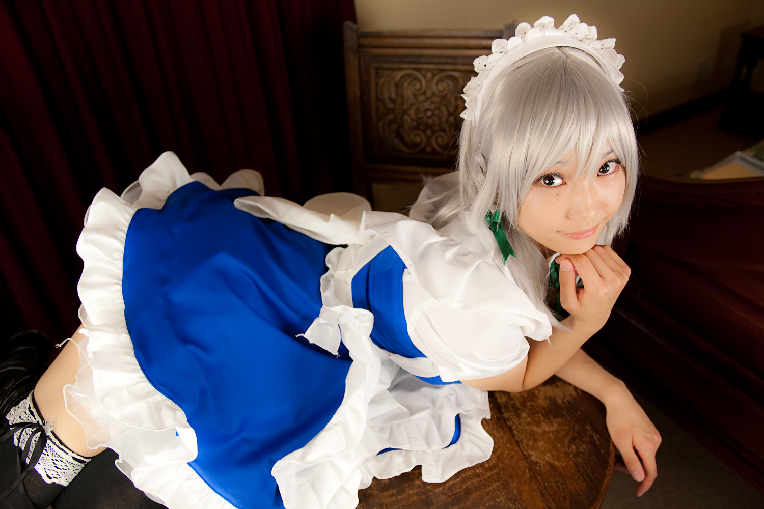 cosplay美女套图 c77 Sakuya Izayoi　白丝假发扮相(1)